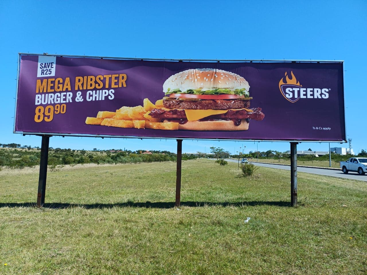 STEERS BUDGET MEGA MEAL